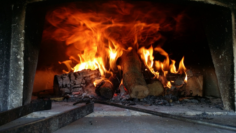 pizzeria-VALDEROURE-min_wood-fired-oven-1960099